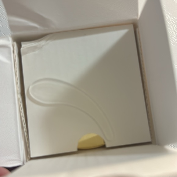 Satisfying Skin Caring Moisturizer
Ellis Brooklyn - Picture 2 of 3